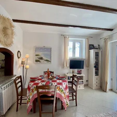 Holidaycasa Mike - Con Terrazzo Vista Mare *