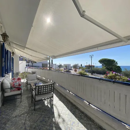 Holidaycasa Mike - Con Terrazzo Vista Mare Apartment *