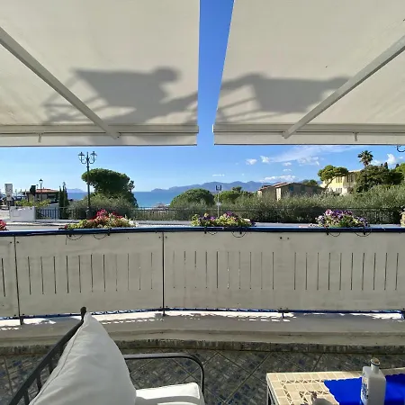 Holidaycasa Mike - Con Terrazzo Vista Mare Apartment