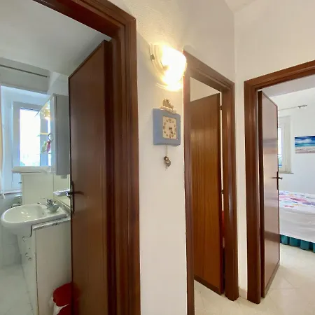 Holidaycasa Mike - Con Terrazzo Vista Mare Apartment *